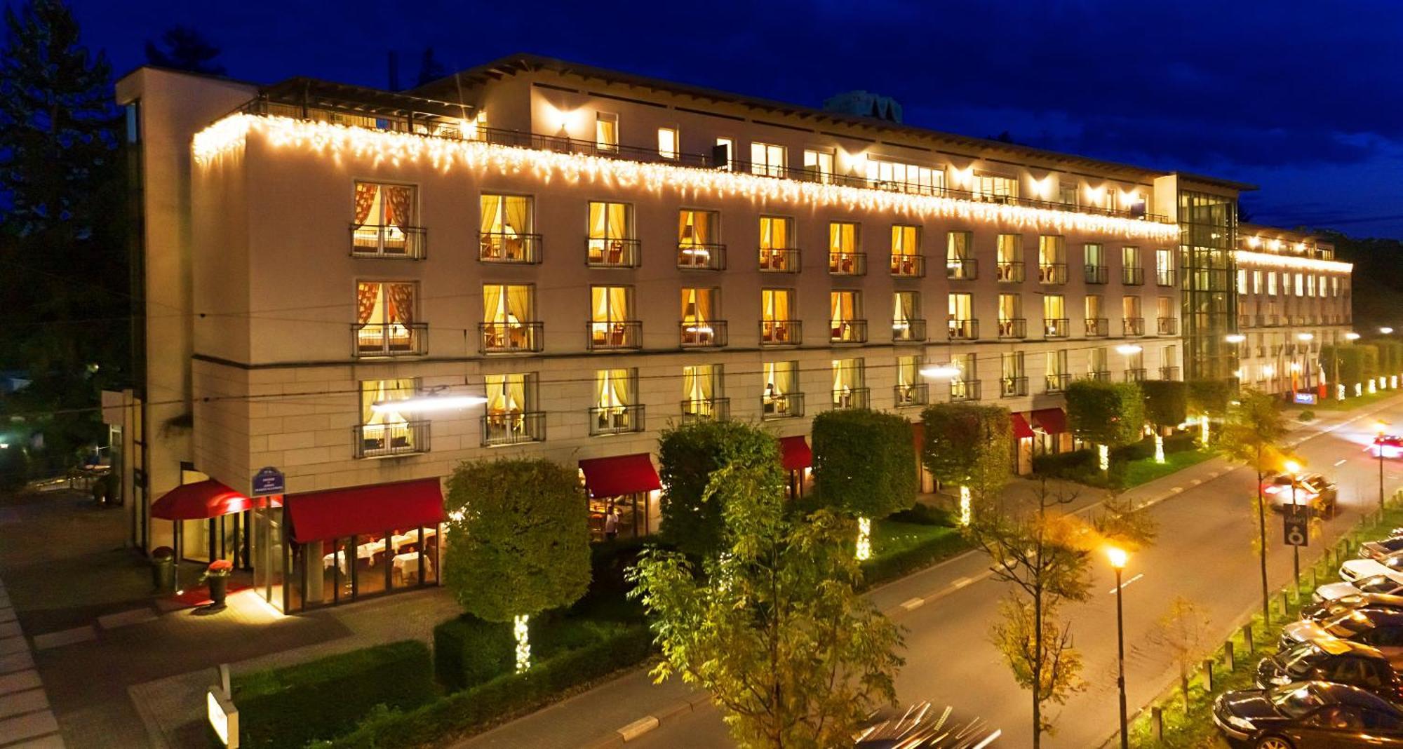 Victor'S Residenz-Hotel Саарбрюкен Екстериор снимка