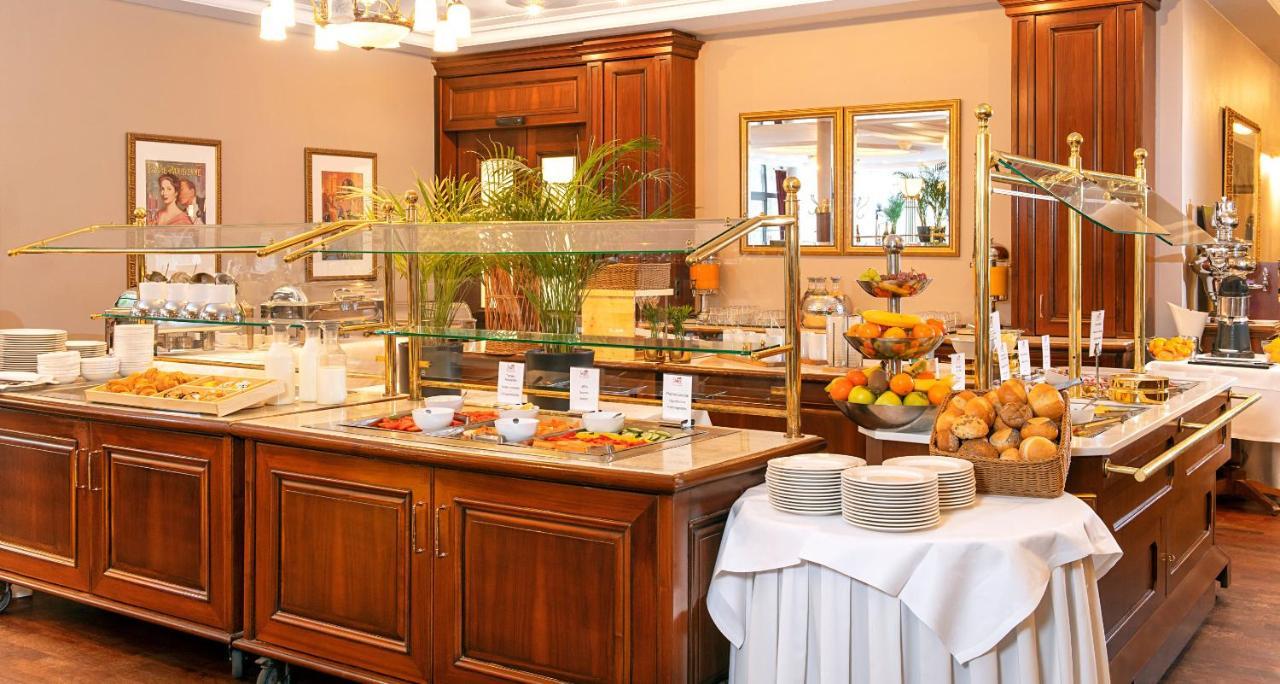 Victor'S Residenz-Hotel Саарбрюкен Екстериор снимка